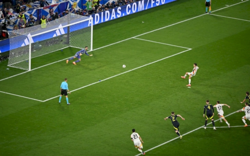 Cú Sút Phạt Đền Luân Lưu (Penalty Shootout) là gì? Quy trình quyết định thắng thua sau hiệp phụ.