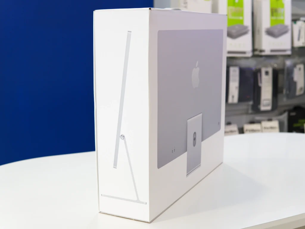 iMac M3 trong không gian làm việc cố định