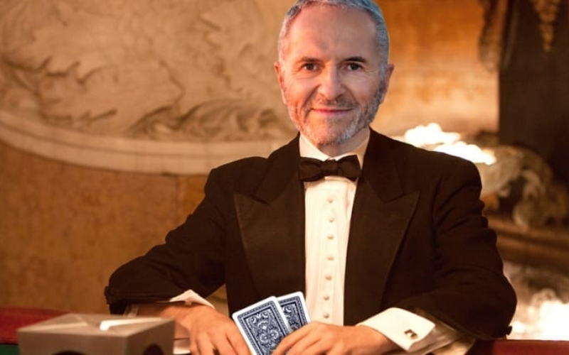 Edward Thorp Là Ai? Cha đẻ của phương pháp đếm bài Blackjack