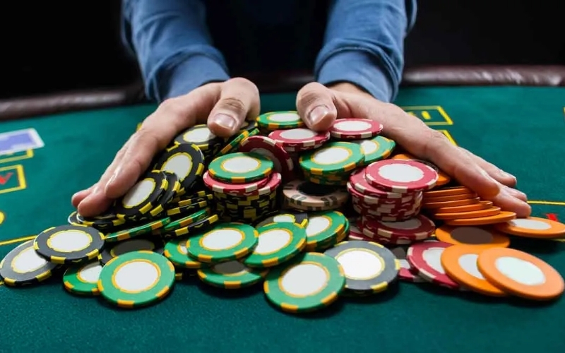 Khi nào nên All-in Những rủi ro và cơ hội khi đặt cược tất tay.