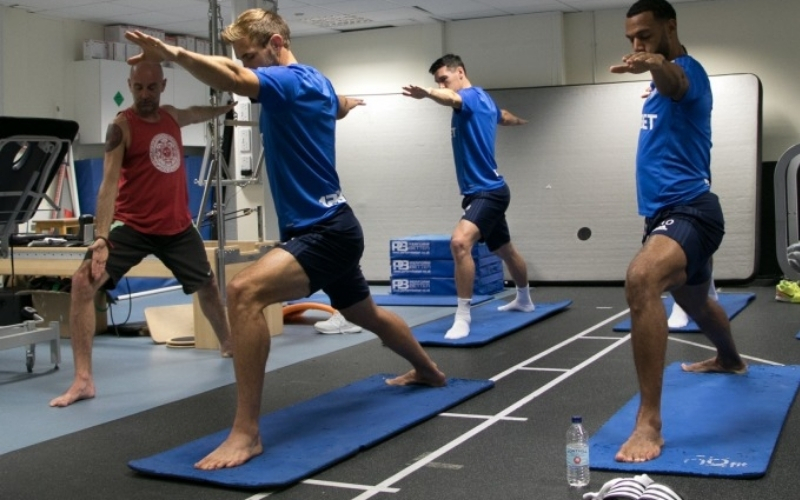 Lợi ích tập luyện Yoga đối với độ linh hoạt của cầu thủ bóng đá.