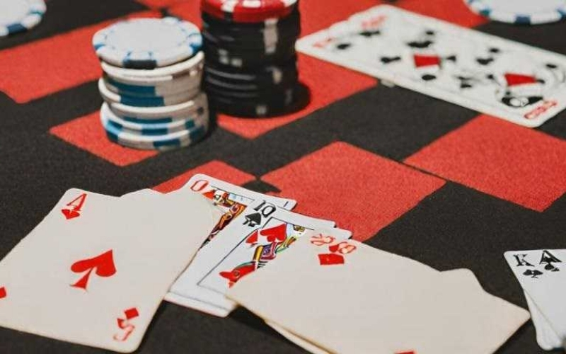 Sự khác biệt cốt lõi trong quy tắc chặn bài